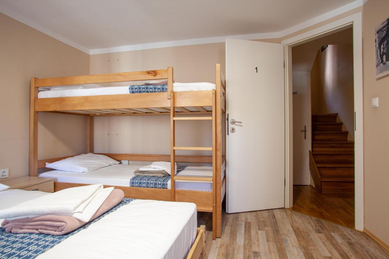 Hostel Adriatic Piran (Adults Only) المظهر الخارجي الصورة